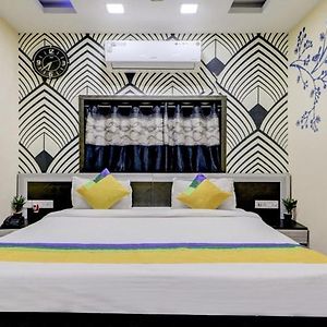 Fabhotel Dreamland